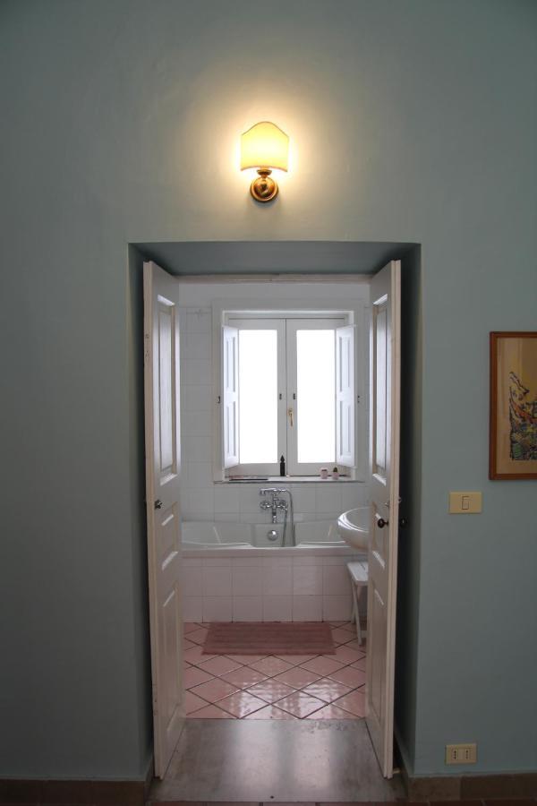 Casa Vacanza Icaros, Ortigia Hictoric Center, 200 Mt From The Beach Syracuse Exteriér fotografie