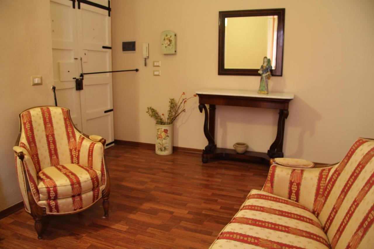 Casa Vacanza Icaros, Ortigia Hictoric Center, 200 Mt From The Beach Syracuse Exteriér fotografie